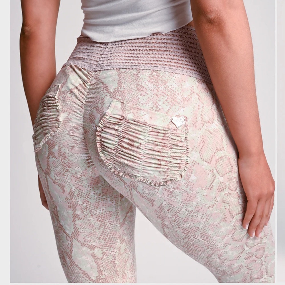 Cute Booty Lounge Blush Snake Print Leggings